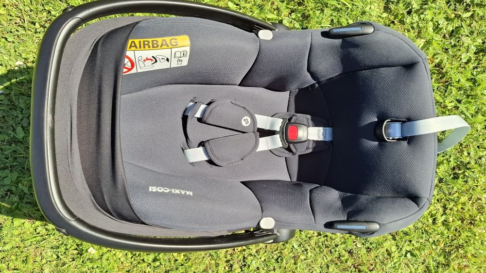 Maxi Cosi Fotelik CabrioFix I-size z Baza FamilyFix 3