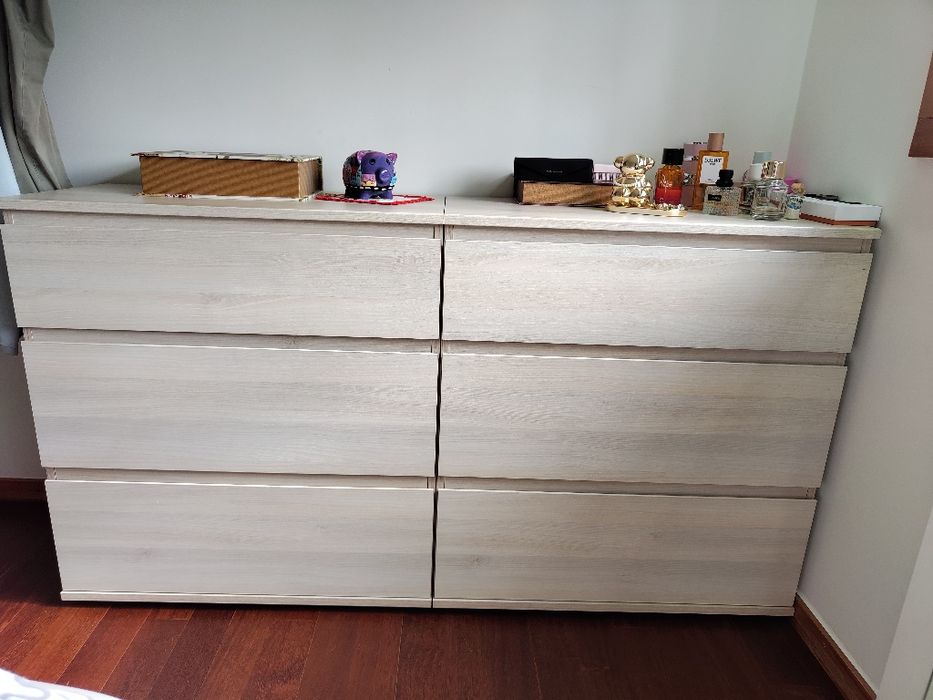Quarto completo (cama+mesinhas+cómodas)