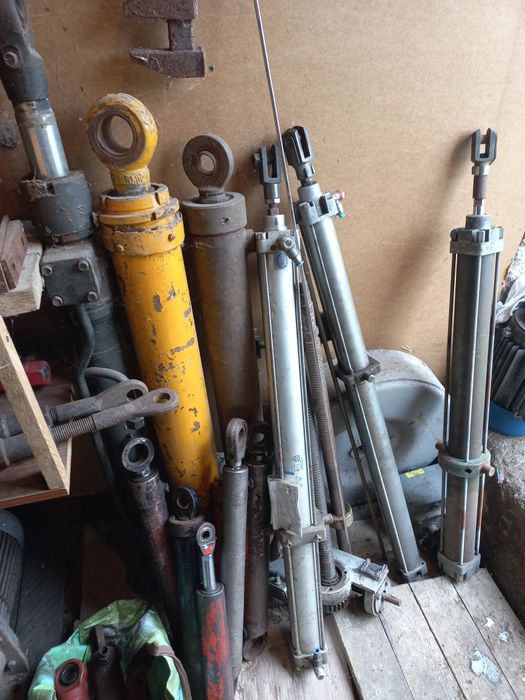Siłowniki Hydrauliczne i Pneumatyczne - Różne Rozmiary - Sprawne!