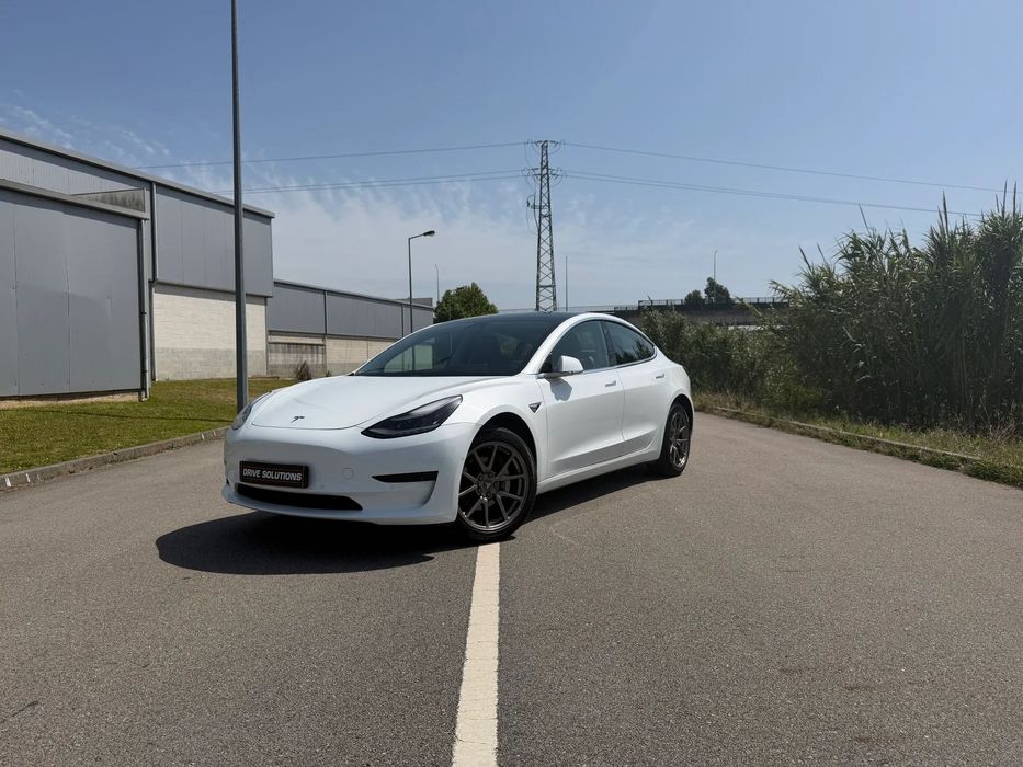 Tesla Model 3 Standard Range Plus RWD