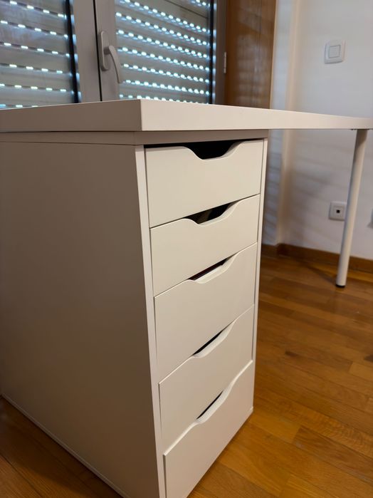 Secretária Ikea