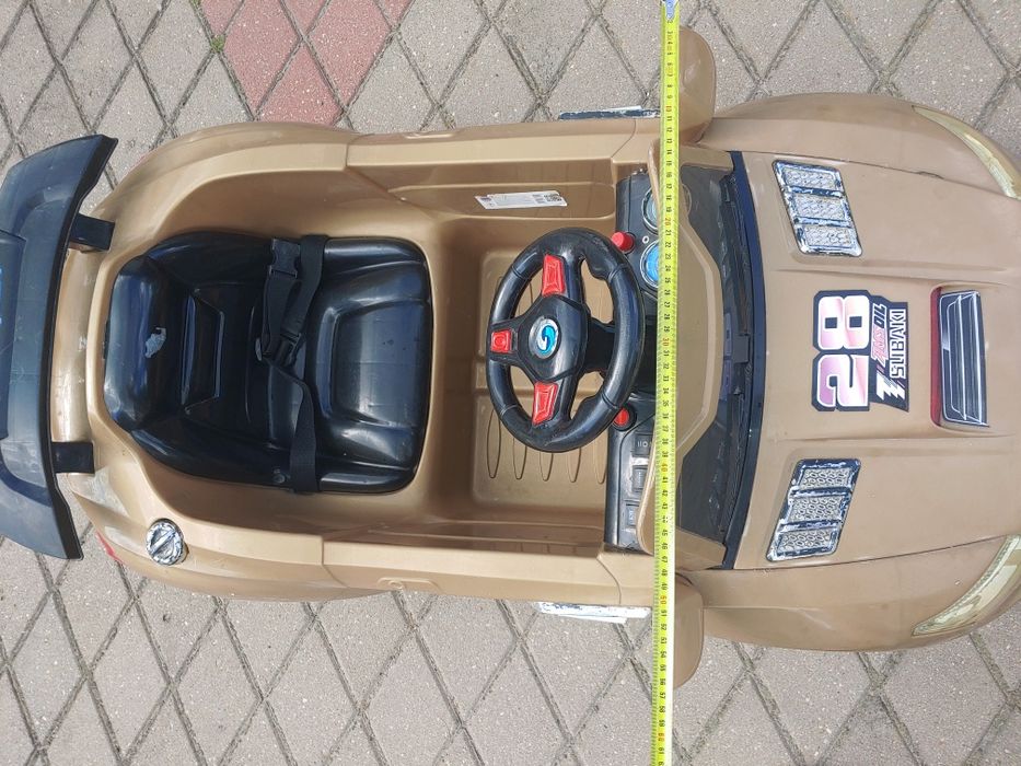 Дитячий акумуляторна машинка