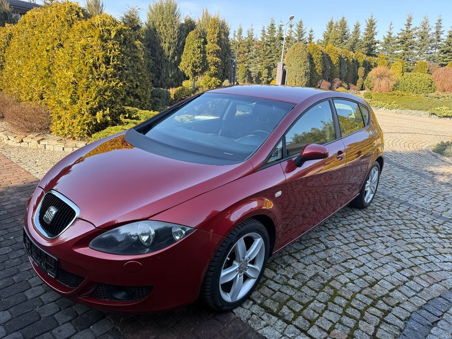 Seat Leon 1.6 benzyna 102 konie climatronik alu 17 nawigacja