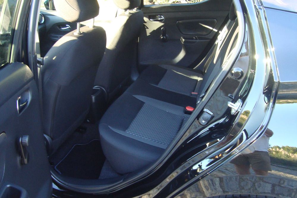 Nissan Micra Apenas 21.212 km Semi- Novo