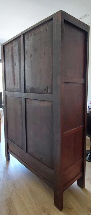 Armário Chinês Antigo Pintado à Mão – Peça Única e Decorativa
