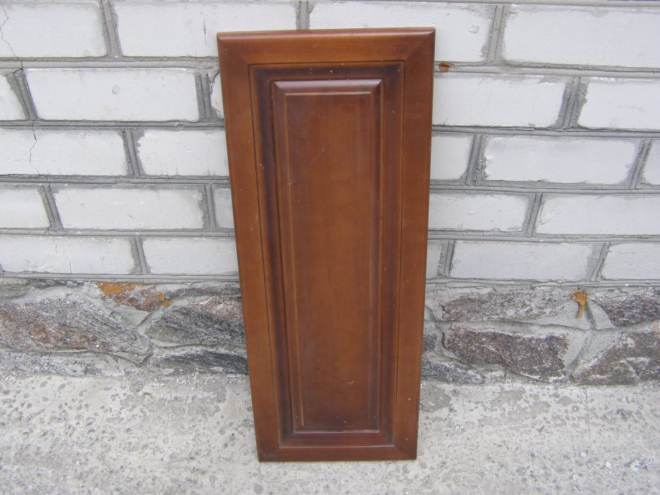 Деревянные дверки разные