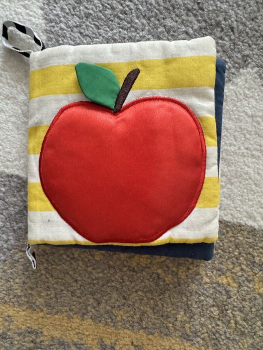 Książeczka sensoryczna do zabawy