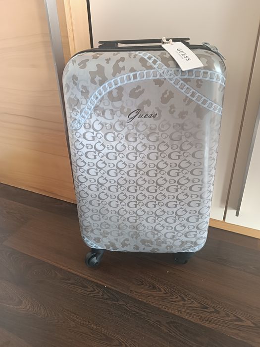 Walizka kabinowa Guess