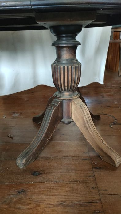 Mesa antiga de madeira oval  extensível 2,25 x 1,10