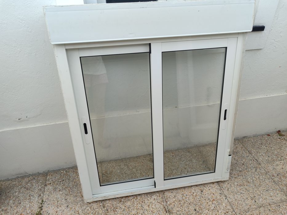 Vendo 3 janelas em inox com estore 100x115