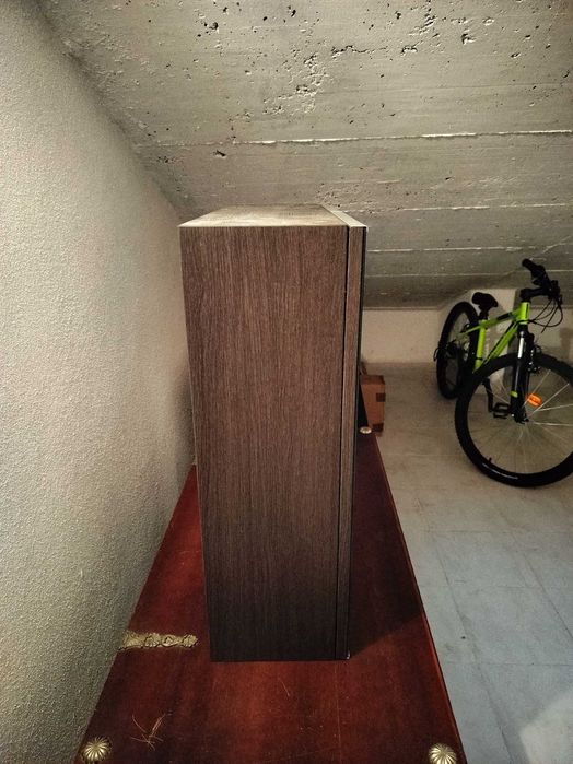 Armário de parede com espelho