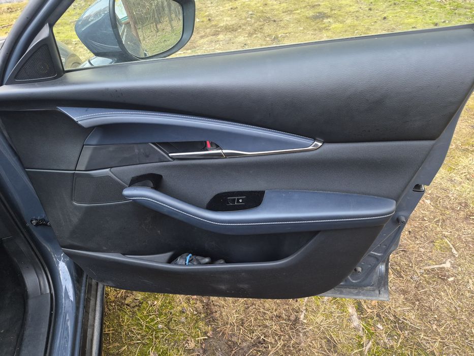 Mazda cx30  skyactiv X mild hybryd Kamera 360