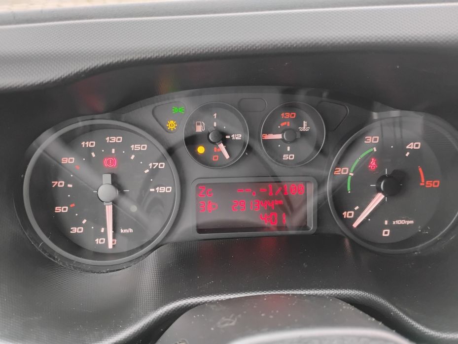 Sprzedam Iveco daily kontener 2015 rok winda niski przebieg