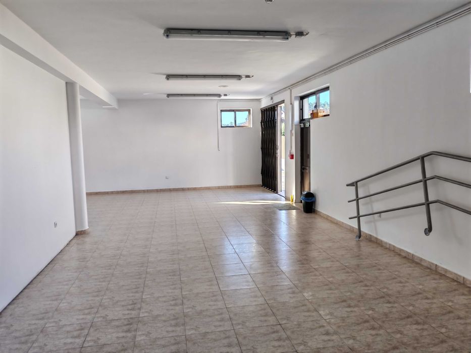 Armazém para Arrendamento – 125 m² – Excelente Estado