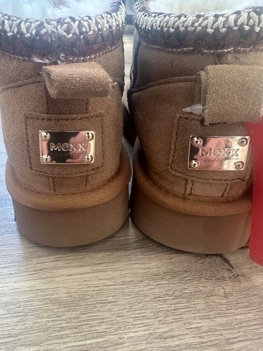 Продам угги Mexx