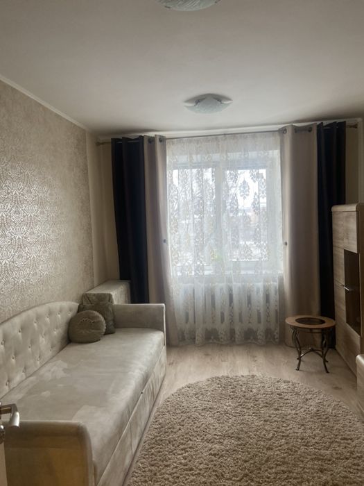 2-кімнатна квартира , подобово .