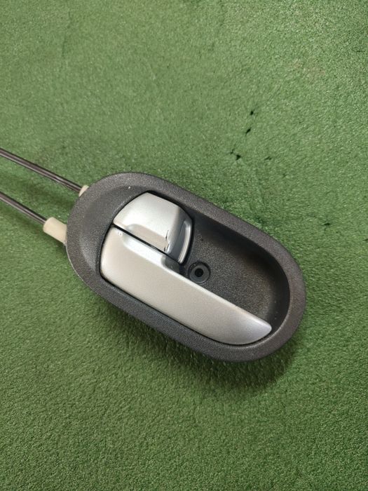 Mitsubishi Colt (5 дверна)ліва передня внутрішня ручка замка