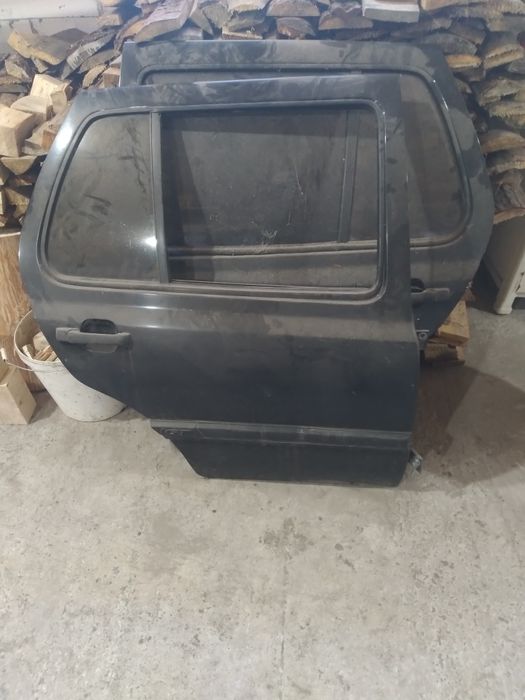 Задние двери гольф 3