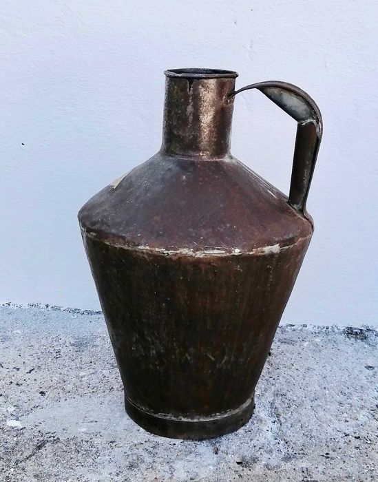 antigo cantaro de agua em zinco