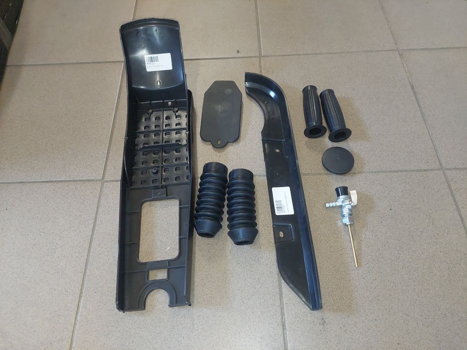 Nowy zestaw naprawczy plastiki oslony romet motorynka