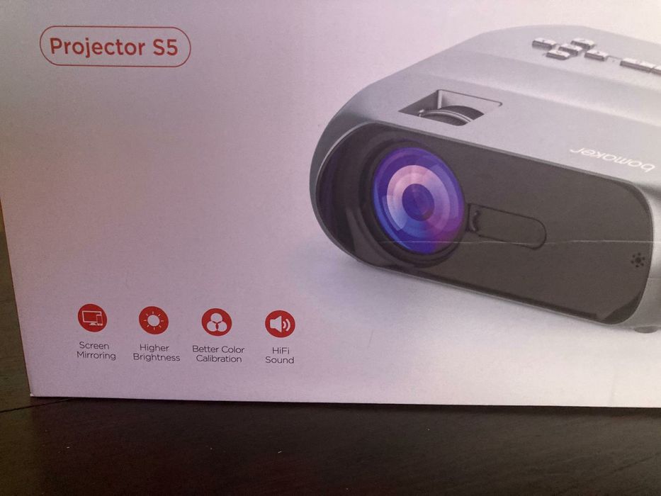 Bomaker S5 Projector.