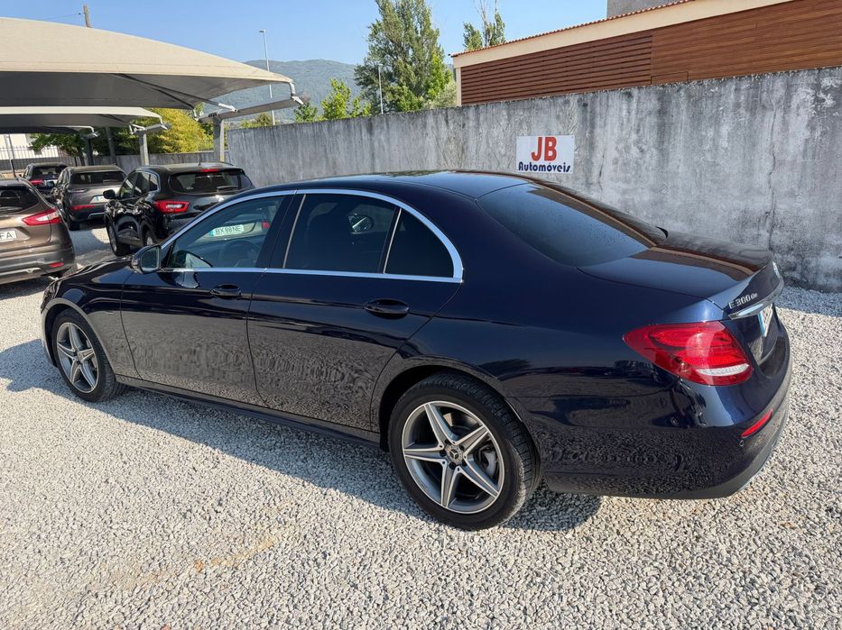 Mercedes-Benz E 300 de AMG Line foto 4