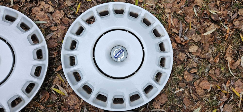 Kołpaki do kół oryginalne Volvo 15 "