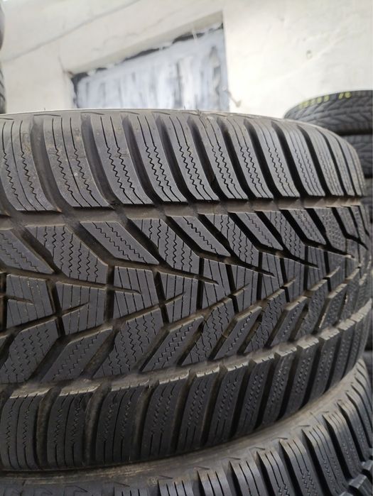 Пара зимової гуми 255/35/20 Hankook