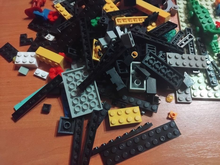 Продам конструктор лего.