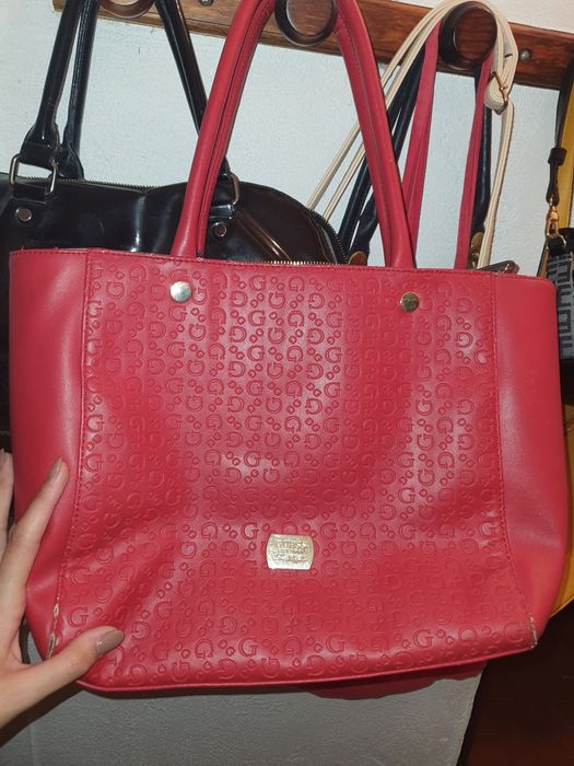 Malas da Guess Vermelha ou Castanha