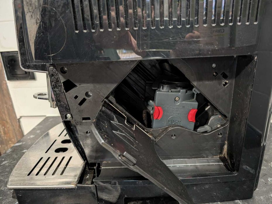 Ekspres do kawy DeLonghi ECAM 23.120.B