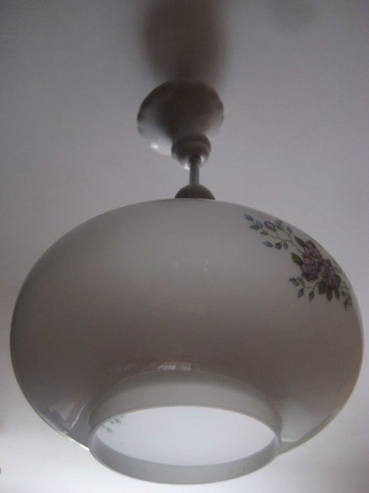 Люстра на кухню з квітами