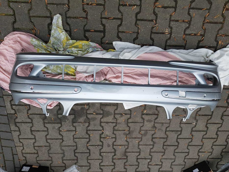 W211 przedni zderzak mercedes 211 idealny do załozenia c744