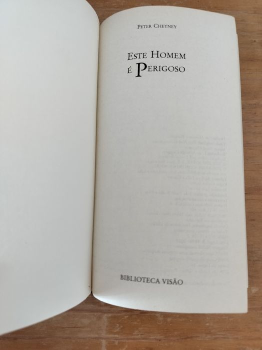 Este homem é perigoso - Peter Cheyney