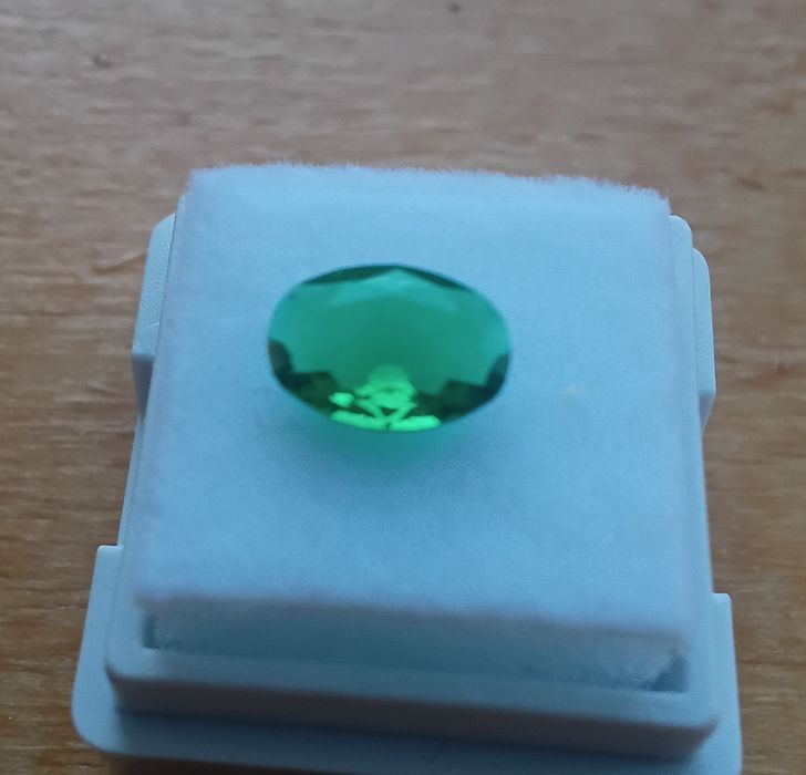 Esmeralda Natural Certificada – 0,60 ct. Corte Oval