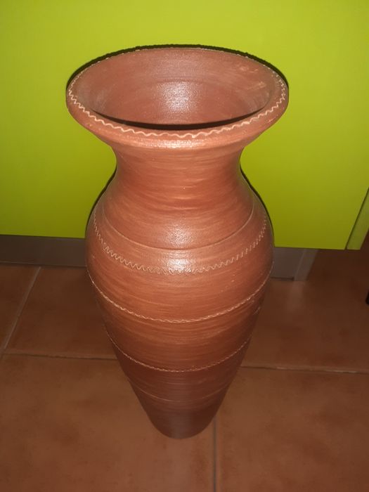 Jarra  grande em barro