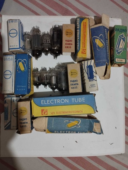 Шнур сетевой питания к системнику.Радиолампы СССР..