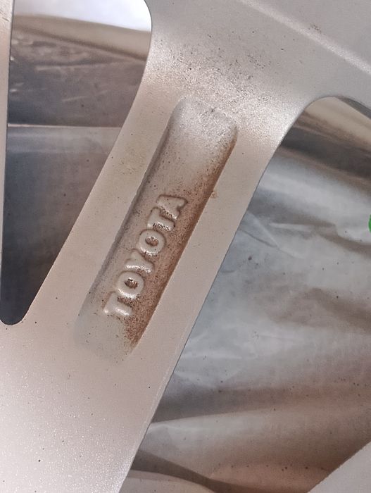 Koła Toyota orginalne  225/50R18