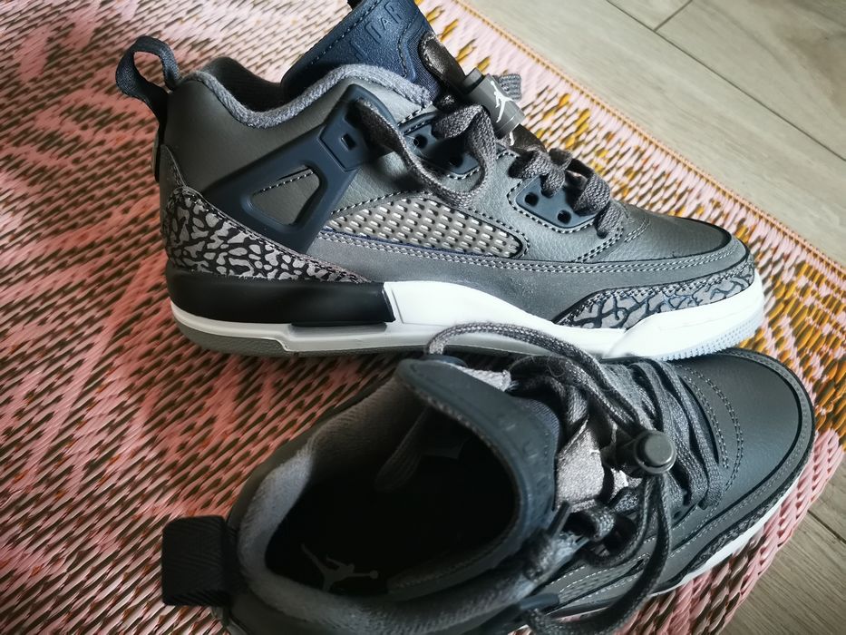 Buty Jordan 4 szare