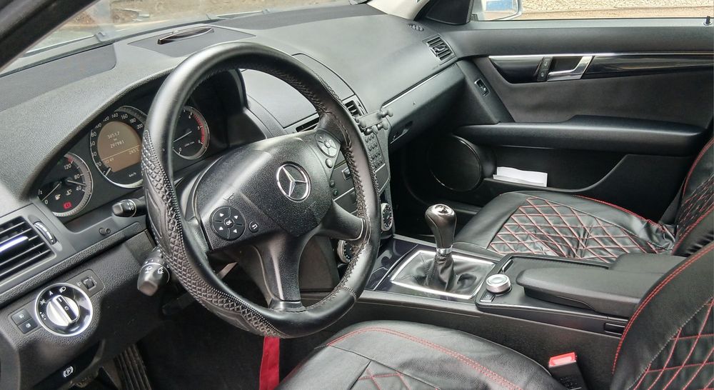 Mercedes-Benz W204 2011