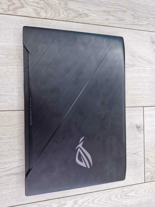 Laptop Asus ROG Strix GL703GE - gamingowy (i7, 16GB, 1050Ti, 2x SSD)