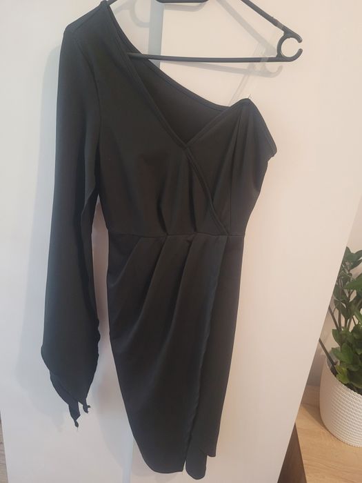 Piękna nowa sukienka s