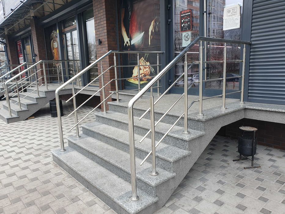 Перила,Поручні,Стелажи,Пандуси,Баки,Сходи в басейн,Відбійники,Козирки