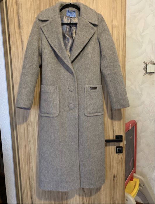 Пальто сіре Albanto