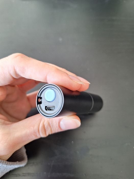 Latarka USB nowa