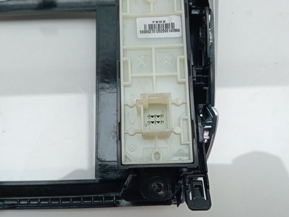 Moldura da consola central / rádio / aro PEUGEOT 208