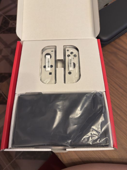 Nintendo Switch OLED (Branca) + Vários Extras – Excelente Estado