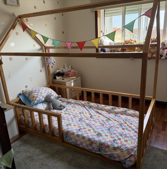 Cama montessori estilo casinha
