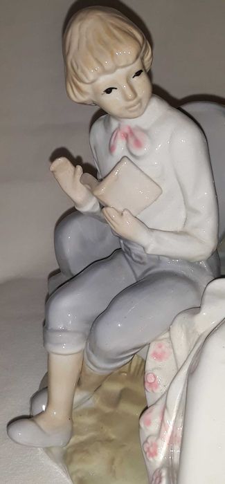 figurka porcelanowa scena rodzajowa