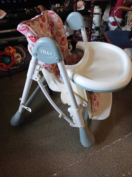 Продам стілець для годування tilly